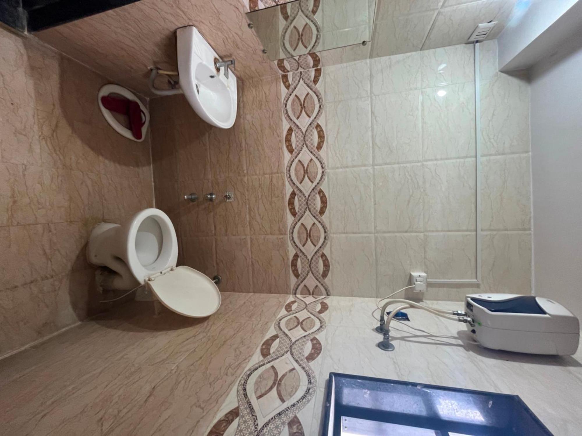 Ānand Oyo Hotel Rio Inn מראה חיצוני תמונה